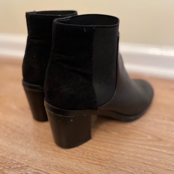 ITALIAN Plinkie Black Faux Leather Booties - Picture 2 of 2